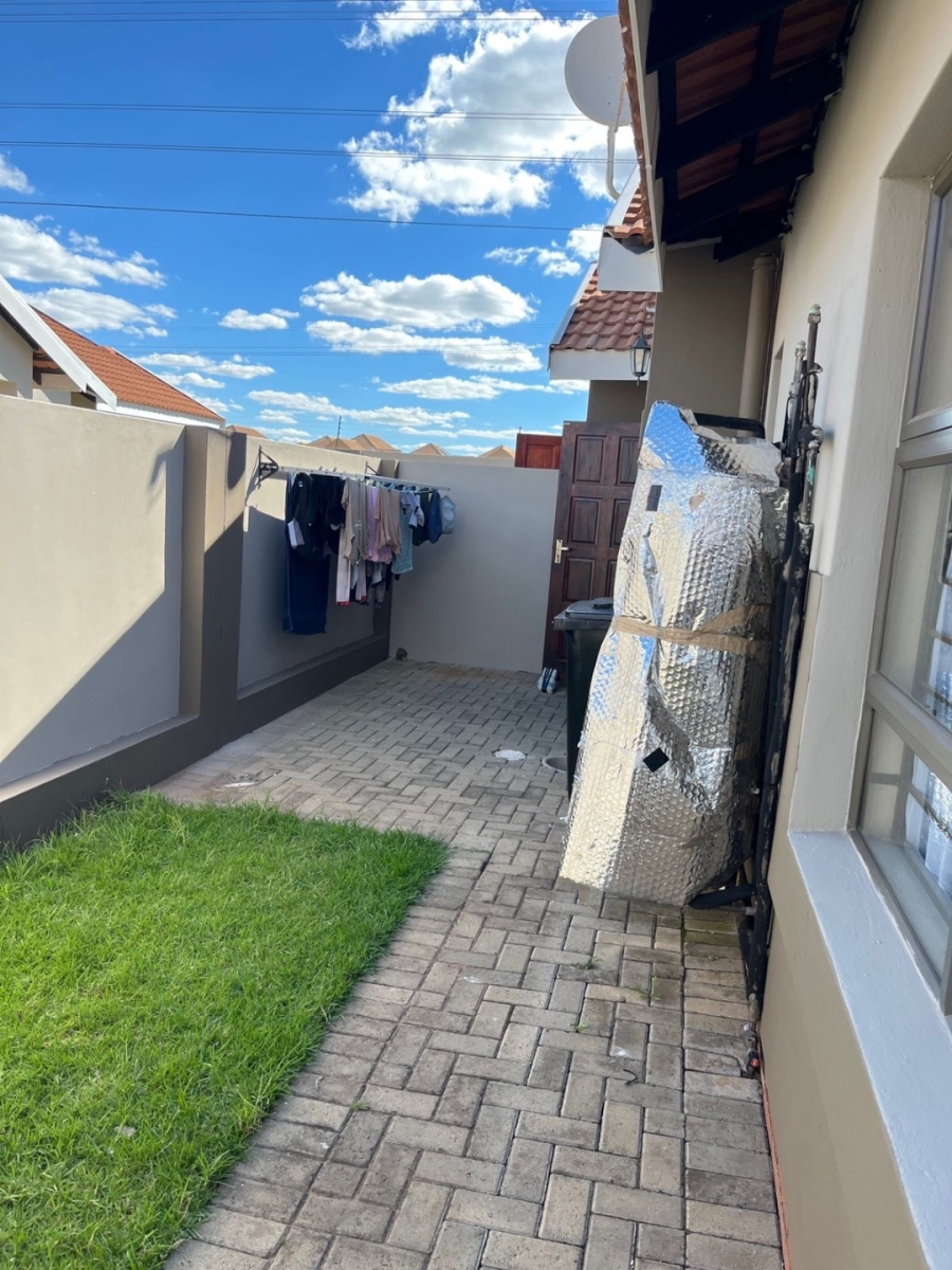 2 Bedroom Property for Sale in Hillside Free State